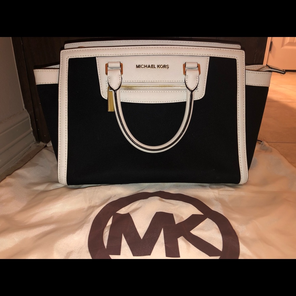 Michael kors purse